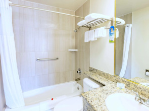 Days Inn by Wyndham Santa Monica