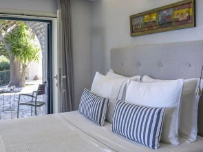 4 Bedroom Luxury Villa, Private Pool, Sea Views, Sivota