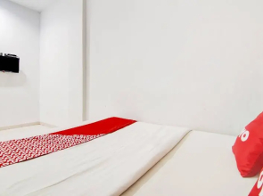 OYO 90310 H Residence