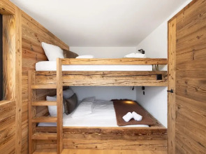 Chalet Le Reve Cinema Room Jacuzzi