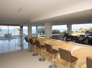 Vrissiana Boutique Beach Hotel