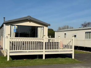 Sunny Chalet Retreat in Skegness