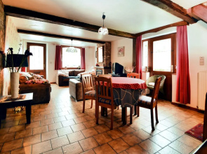 Vintage Holiday Home in Marcourt With Garden