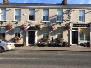 Brogans Bar & Guesthouse