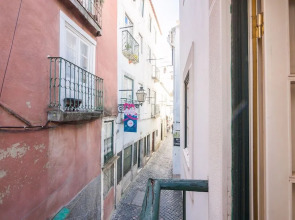 Nomad's Alfama Flats - Typical Street