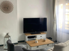 Le CALYPSO - 2mn gare SNCF, hyper centre, WIFI-NETFLIX