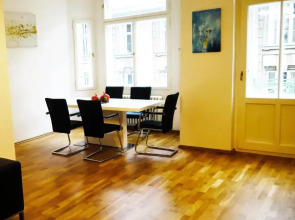 Old Town Square Superior Apartments - Valentin