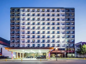Pullman Plaza Hotel