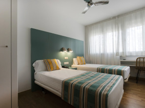 Yomo Hostal BCN Port