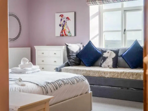 The Old Rectory - 5 Bedroom Holiday Home - Llanedi