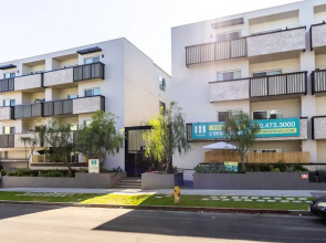 East West Comfort: Hollywood Walk Of Fame Apartments