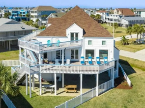 Sol Kissed Pirates Beach