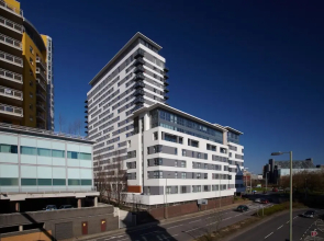 Skyline Plaza by Viridian Apartments