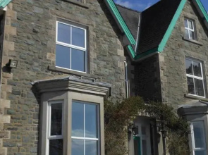 Ael Y Bryn Hotel