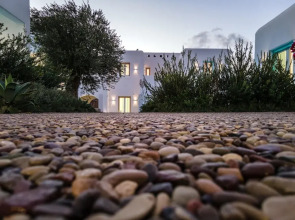 Majo Suites Hotel