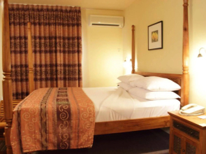 Tradewinds Hotel
