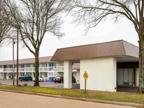 Motel 6 Brinkley, AR