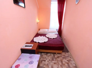 Krasny Kovrik na Pushkinskoy