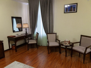 Отель Zargaron Plaza