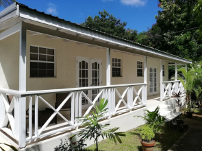 Gibbs Glade Cottage & Garden Studios