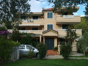 Apartments Laništa Dragović