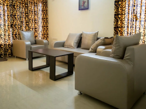 4BHK by Tripvillas Holiday Homes