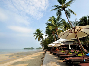 Курортный отель Santhiya Tree Koh Chang Resort