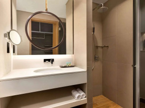 Mercure Dubai Gold District