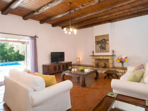 Mousses Villas - Villa Castor - A Detached Three-bedroom Villa With Private Pool and Access to Childcare Facilities