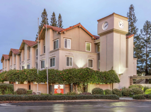 Best Western Plus Airport Plaza