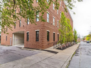 Couple's Retreat Near Vanderbilt University!