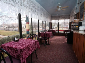 The Albert Stevens Inn