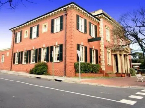 Feathers Hotel
