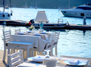 Yacht Classic Hotel - Boutique Class