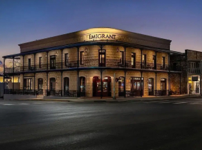 Emigrant Boutique Hotel