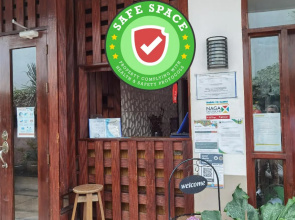 RedDoorz near Colgante Bridge Naga City