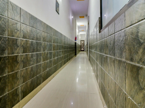 OYO 70454 Hotel Redox