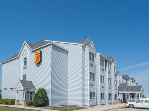 Super 8 By Wyndham Fargo Airport