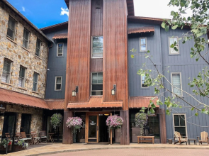 River Club 105 2 Bedroom Condo by Alpine Lodging Telluride