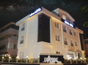 L'opera Deluxe Hotel
