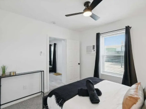 Modern 2BR Unit 3 With Hot Tub