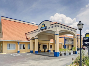 Days Inn by Wyndham Jacksonville South Memorial Hospital