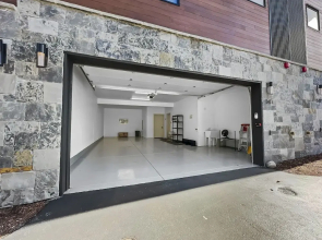 541 Center Circle 3br 3.5ba 3 Bedroom Townhouse by RedAwning