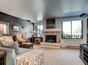 Beautifully Updated+spacious -lake Views, Kids Ski Free 2 Bedroom Condo by RedAwning