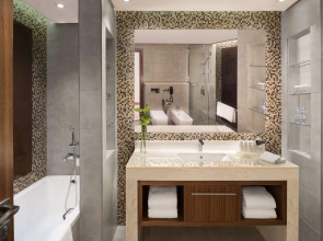 Radisson Blu Hotel, Dubai Waterfront