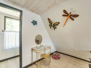 Dock + Bar, Pet Friendly! Cedar Creek Lake A-frame