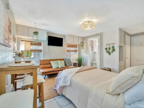 Corner Balcony Suite Across From Beach htd Pool