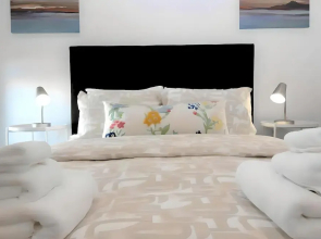 Los Angeles 3BR Villa Suites-FreeParking