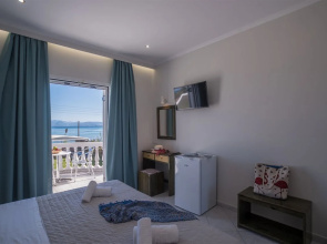 Christina Hotel Petriti