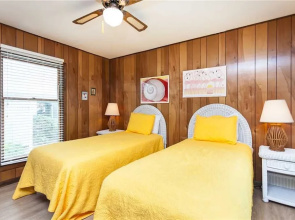 Ocean's Edge, 4 Bedrooms, Sleeps 8, Ocean Front, Pet Friendly
